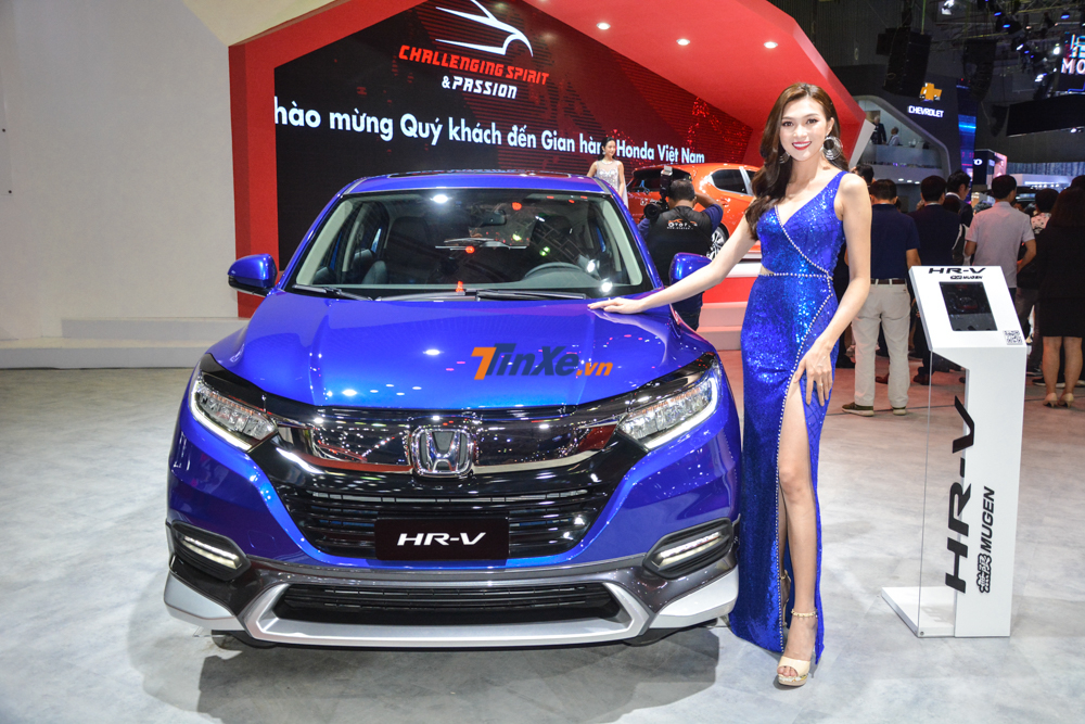 Honda HR-V với gói độ Mugen có cản va trước, lưới tản nhiệt và ốp dải đèn LED chiếu sáng ban ngày mới