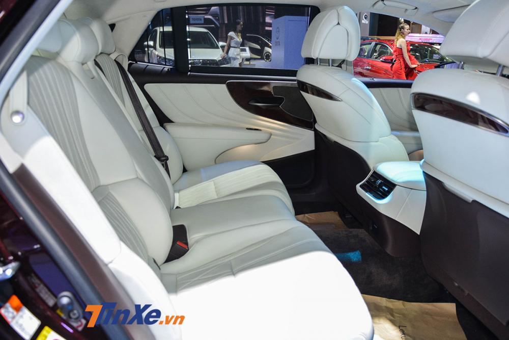 Soi kỹ chi tiết Lexus LS 500 vừa được ra mắt tại VMS 2018