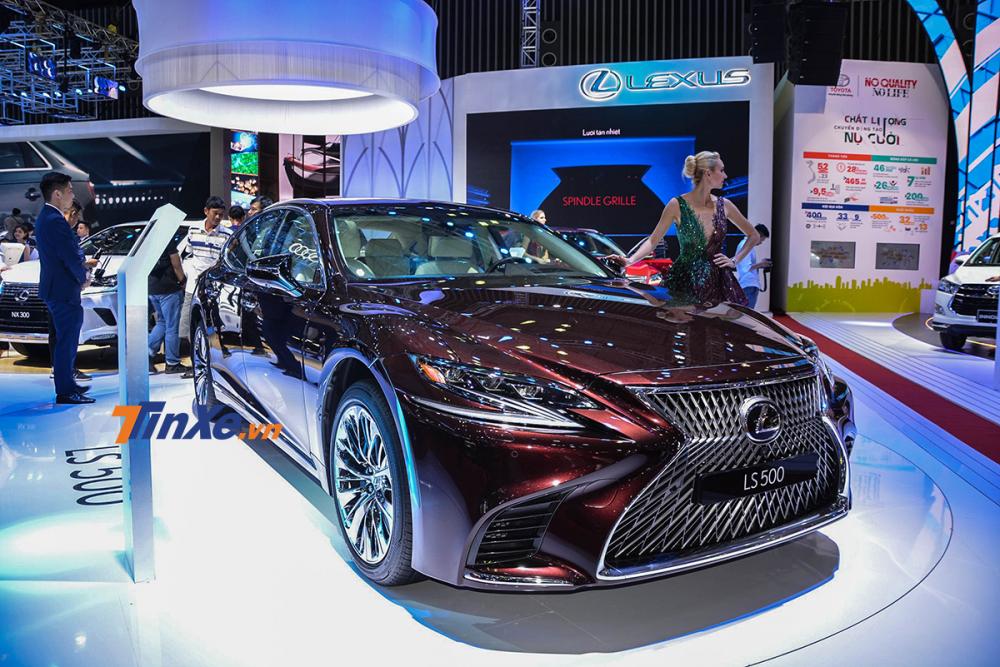 Soi kỹ chi tiết Lexus LS 500 vừa được ra mắt tại VMS 2018