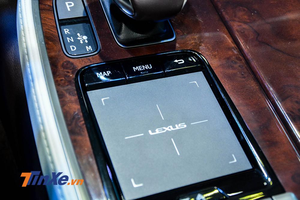 Soi kỹ chi tiết Lexus LS 500 vừa được ra mắt tại VMS 2018