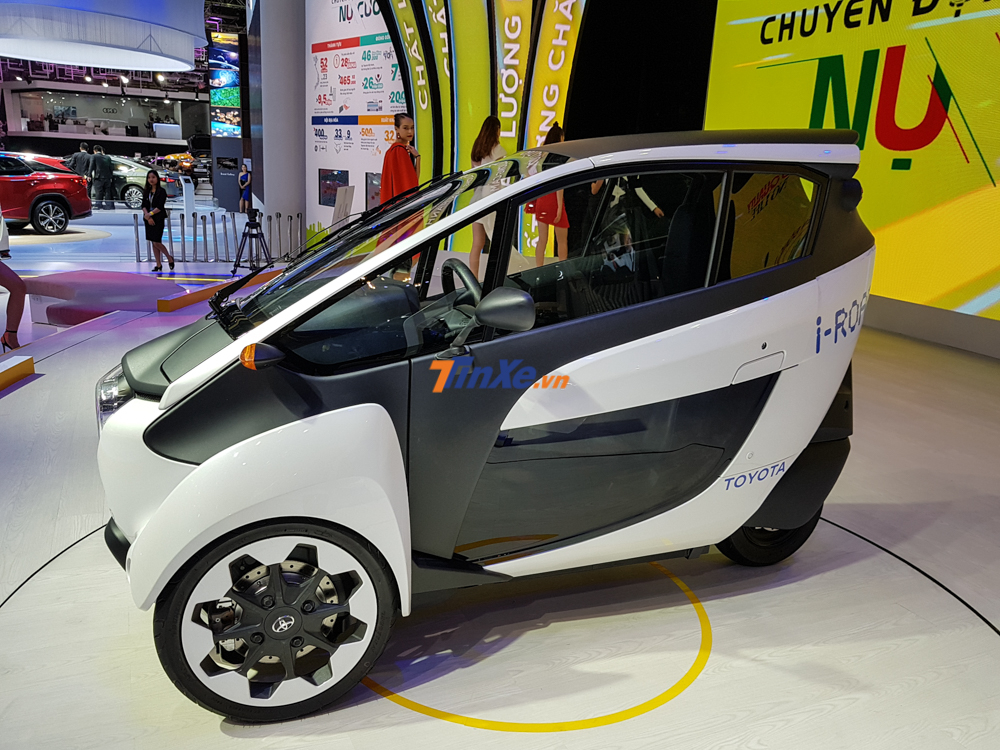 Bán kính vòng quay tối thiểu là 2,3 m đủ để xoay sở trong các con đường đông đúc Bán kính vòng quay tối thiểu là 2,3 m đủ để xoay sở trong các con đường đông đúc