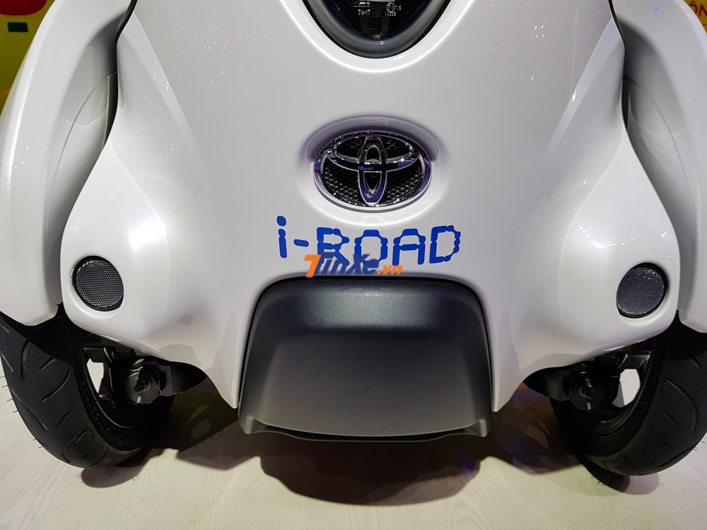 Sức mạnh của mẫu xe 3 bánh này thông qua 2 mô-tơ 2kW gắn trên 2 bánh trước có công suất tối đa khoảng 5 mã lực Sức mạnh của mẫu xe 3 bánh này thông qua 2 mô-tơ 2kW gắn trên 2 bánh trước có công suất tối đa khoảng 5 mã lực