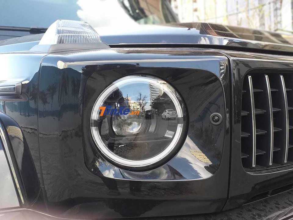 Mercedes-AMG G63 Edition 1 2019 có một sự thay đổi bất ngờ chính là việc thiết kế lại đôi mắt của xe Mercedes-AMG G63 Edition 1 2019 có một sự thay đổi bất ngờ chính là việc thiết kế lại đôi mắt của xe