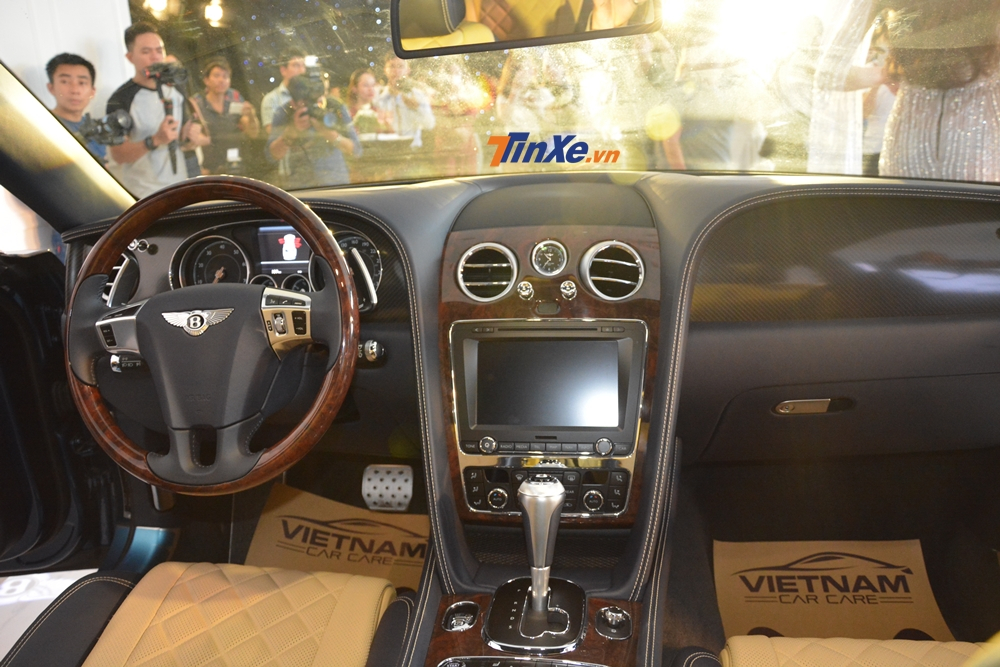 Nội thất Bentley Flying Spur V8 S đầu tiên tại Việt Nam