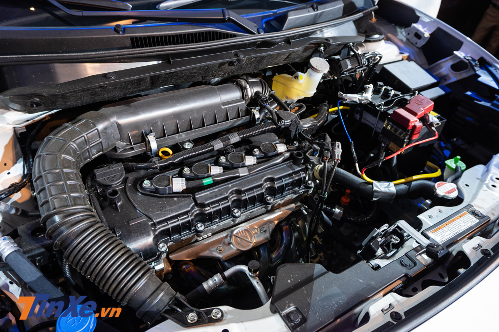 Cả 2 phiên bản của xe đều sử dụng chung động cơ Dualjet 4 xi-lanh, dung tích 1,2 lít Cả 2 phiên bản của xe đều sử dụng chung động cơ Dualjet 4 xi-lanh, dung tích 1,2 lít