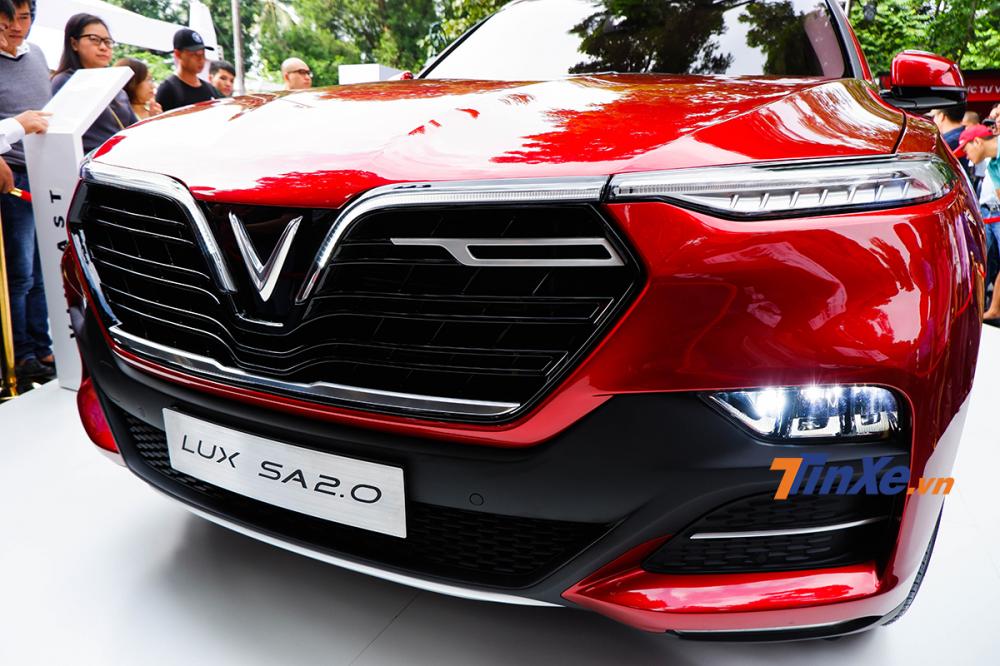 Mặt ca-lăng VinFast LUX SA2.0 Mặt ca-lăng VinFast LUX SA2.0