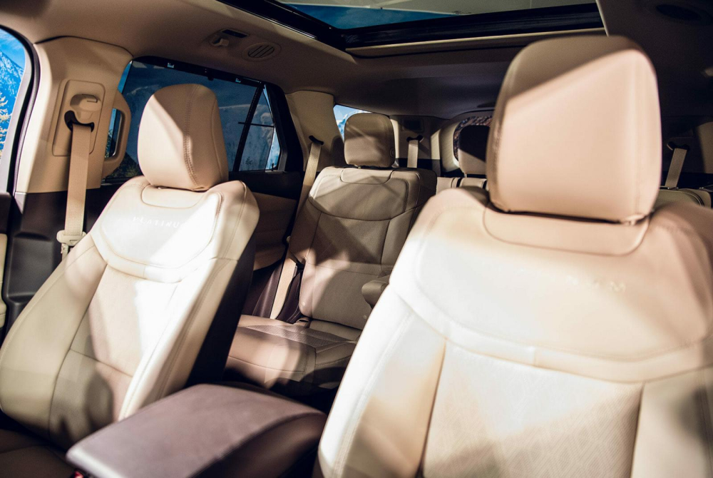 Nội thất bên trong Ford Explorer 2020 phiên bản Platinum cao cấp nhất