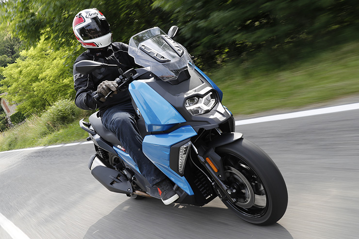 The new BMW C 400 X