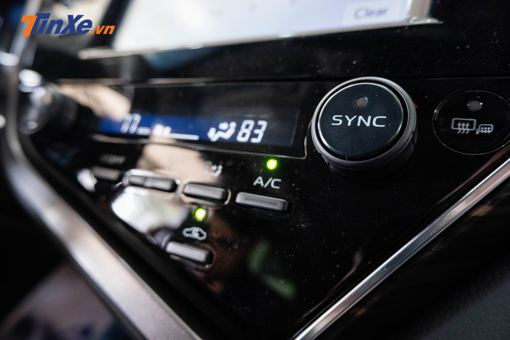 Trên phiên bản XLE là hệ điều hòa tự động 2 vùng, ở phiên bản cao cấp nhất còn có trang bị 3 vùng