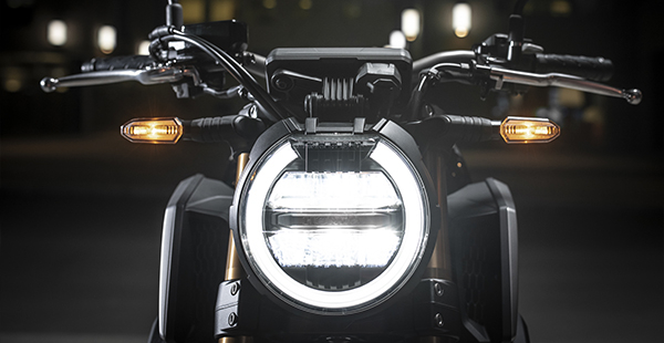 Xe sở hữu hệ thống chiếu sáng công nghệ LED hiện đại Xe sở hữu hệ thống chiếu sáng công nghệ LED hiện đại