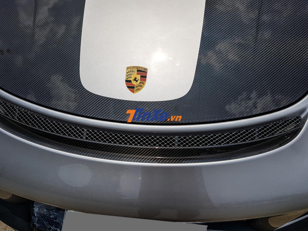 Porsche 911 GT2 RS Weisach sẽ có nắp capô bằng carbon với 2 sọc rất cá tính Porsche 911 GT2 RS Weisach sẽ có nắp capô bằng carbon với 2 sọc rất cá tính