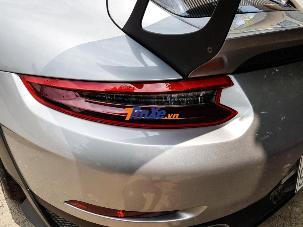 Và đèn hậu của Porsche 911 GT2 RS Weisach dạng LED Và đèn hậu của Porsche 911 GT2 RS Weisach dạng LED