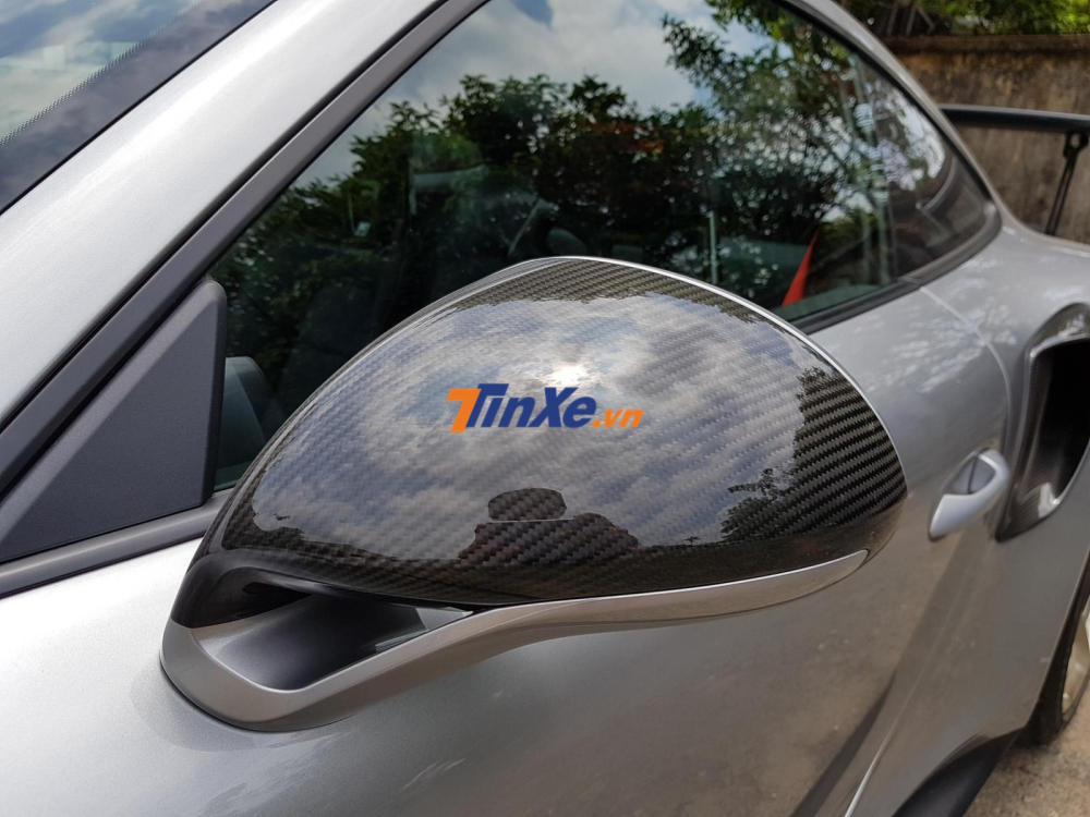 Vỏ gương của Porsche 911 GT2 RS Weisach... Vỏ gương của Porsche 911 GT2 RS Weisach...