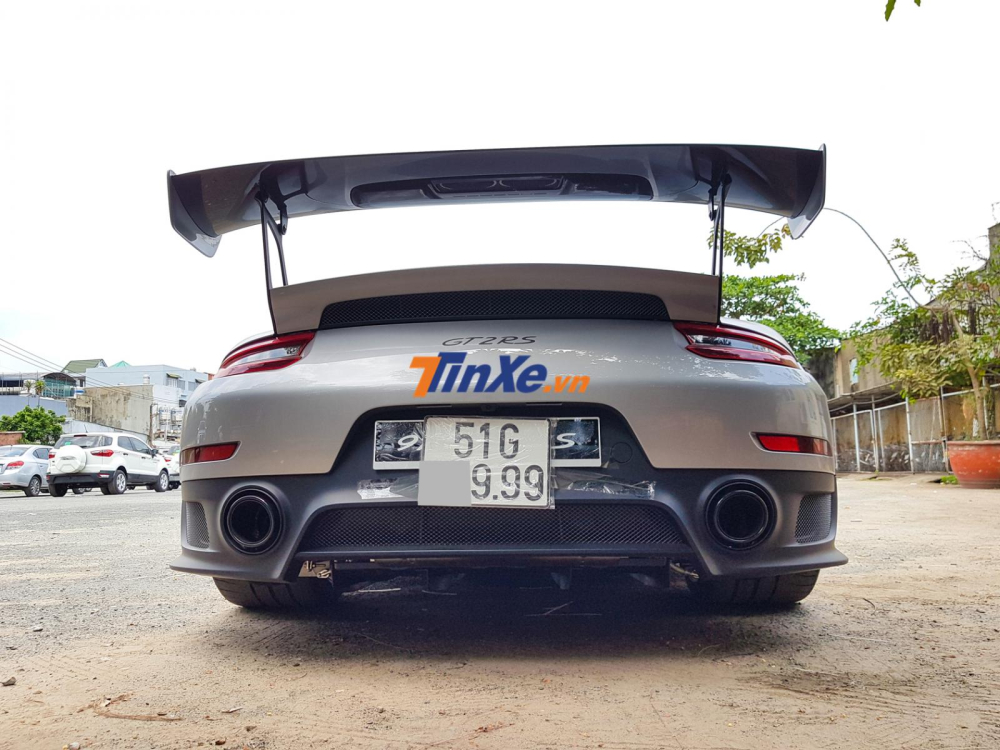 Gói Weisach giúp siêu xe Porsche 911 GT2 RS nhẹ cân hơn 30 kg so với bản tiêu chuẩn Gói Weisach giúp siêu xe Porsche 911 GT2 RS nhẹ cân hơn 30 kg so với bản tiêu chuẩn