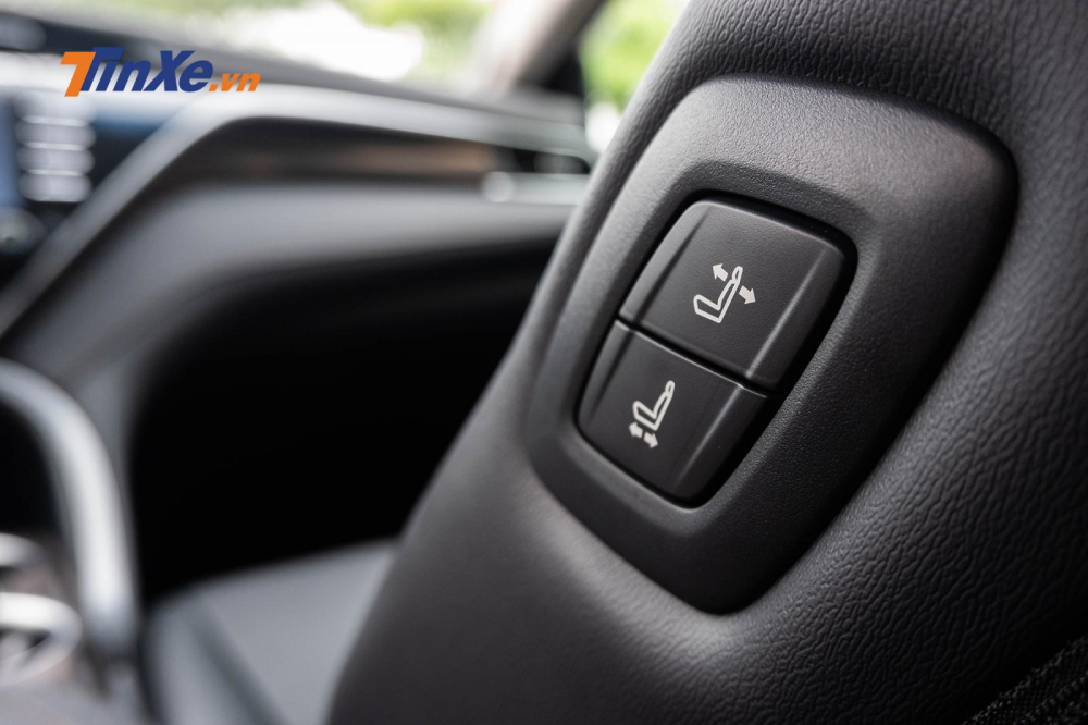 Ghế phụ phía trước chỉnh điện 8 hướng