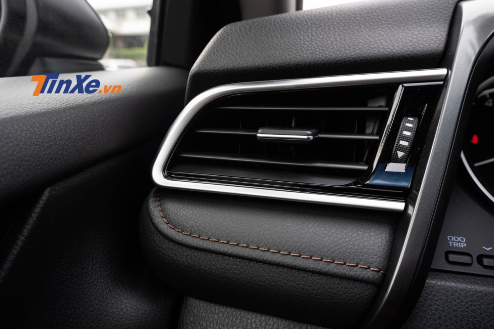 Phiên bản 2.5Q có hệ thống điều hòa tự động 3 vùng độc lập