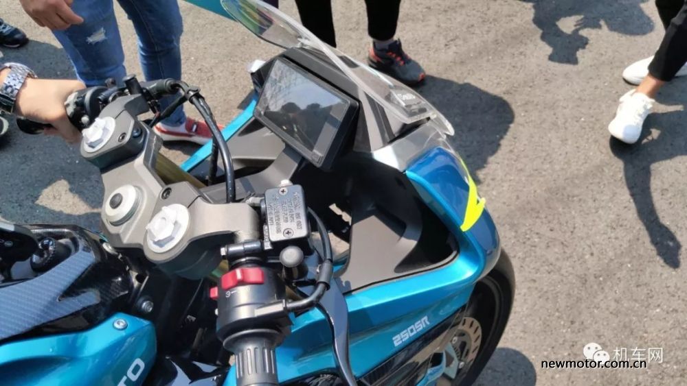 CFMoto 300SR sở hữu nhiều trang bị hiện đại CFMoto 300SR sở hữu nhiều trang bị hiện đại