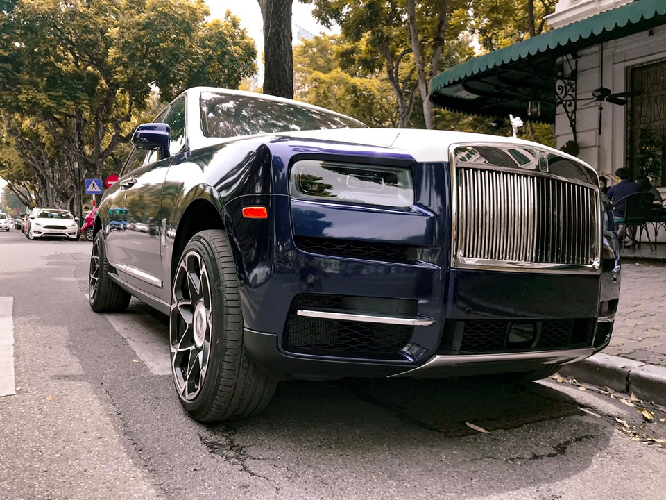 SUV siêu sang Rolls-Royce Cullinan chính hãng có giá hơn 41 tỷ đồng, đắt nhất thế giới SUV siêu sang Rolls-Royce Cullinan chính hãng có giá hơn 41 tỷ đồng, đắt nhất thế giới