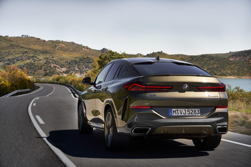 Thiết kế phía sau của BMW X6 2020
