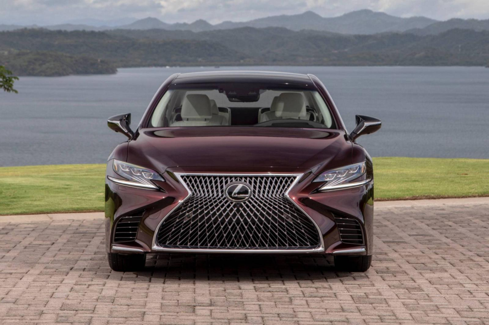 Lexus LS500 Inspiration Series 2020 được sơn màu đỏ chưa từng xuất hiện trên dòng xe này Lexus LS500 Inspiration Series 2020 được sơn màu đỏ chưa từng xuất hiện trên dòng xe này