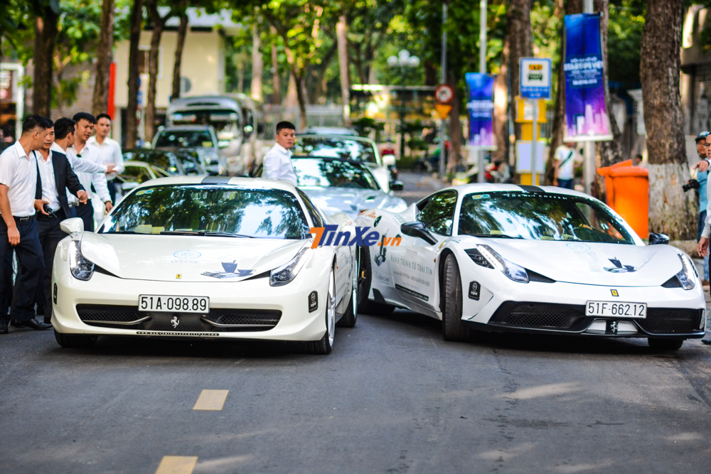 Bộ đôi Ferrari 458 Italia và Ferrari 458 Speciale của Chủ tịch Trung Nguyên