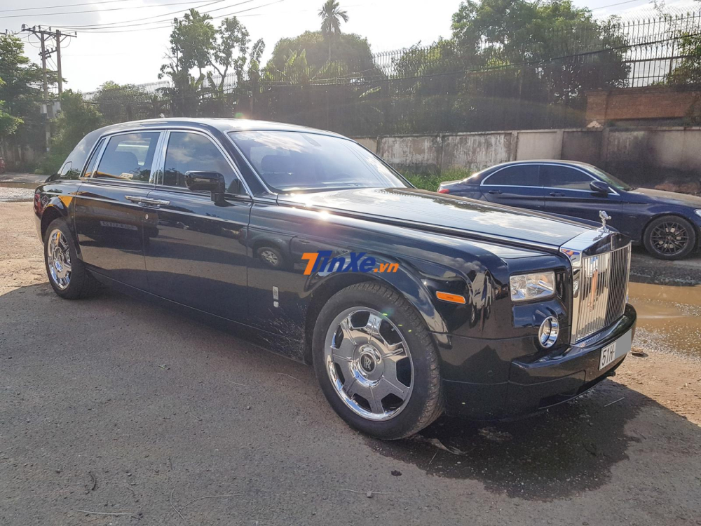 Dòng xe siêu sang Rolls-Royce Phantom đã bước sang thế hệ thứ VIII nhưng có không ít đại gia Việt vẫn ưa chuộng thế hệ trước đó