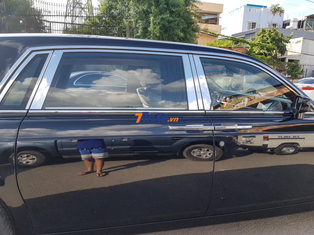 e siêu sang Rolls-Royce Phantom sở hữu kiểu mở ngược Suicide Door 