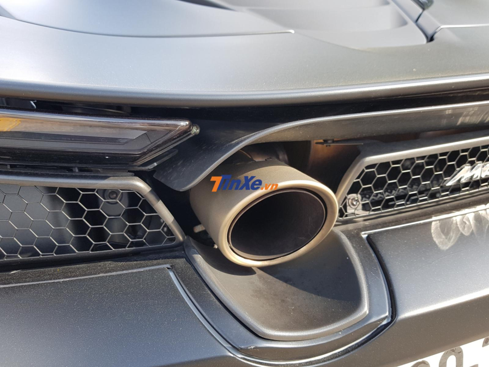 Chiếc McLaren 720S này không được chủ nhân thay ống xả độ