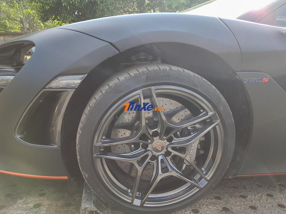 Bộ mâm sơn màu tối