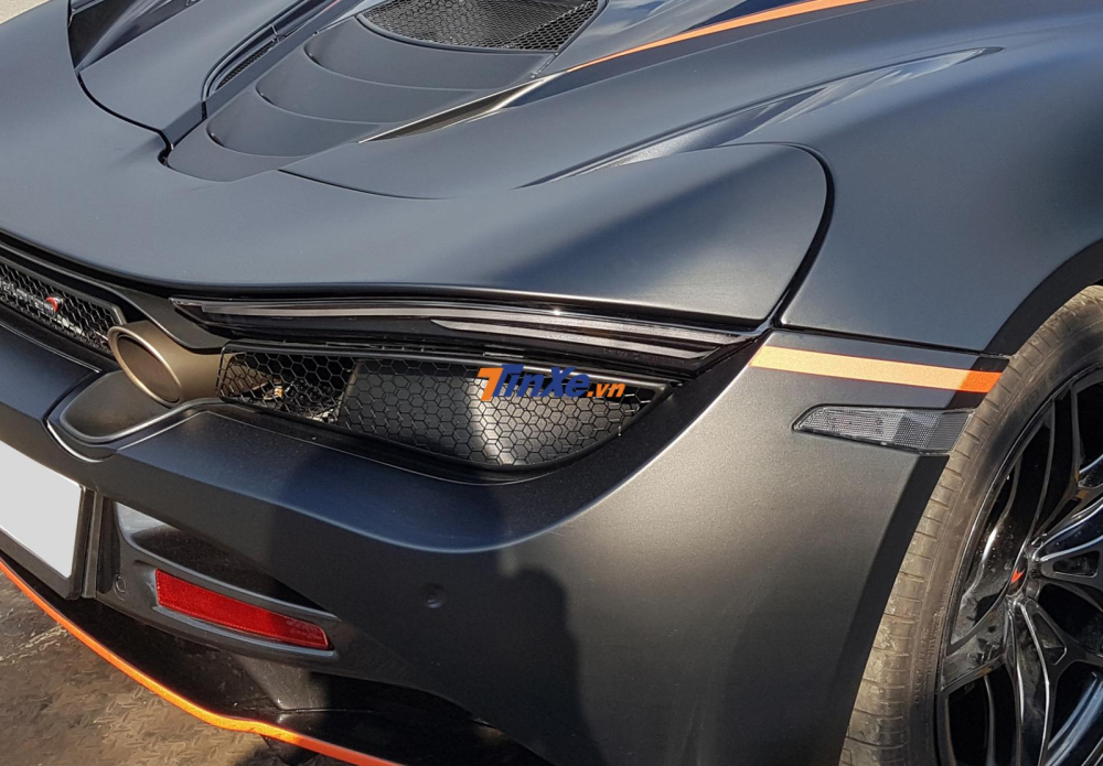 Đèn hậu LED thiết kế mỏng cá tính