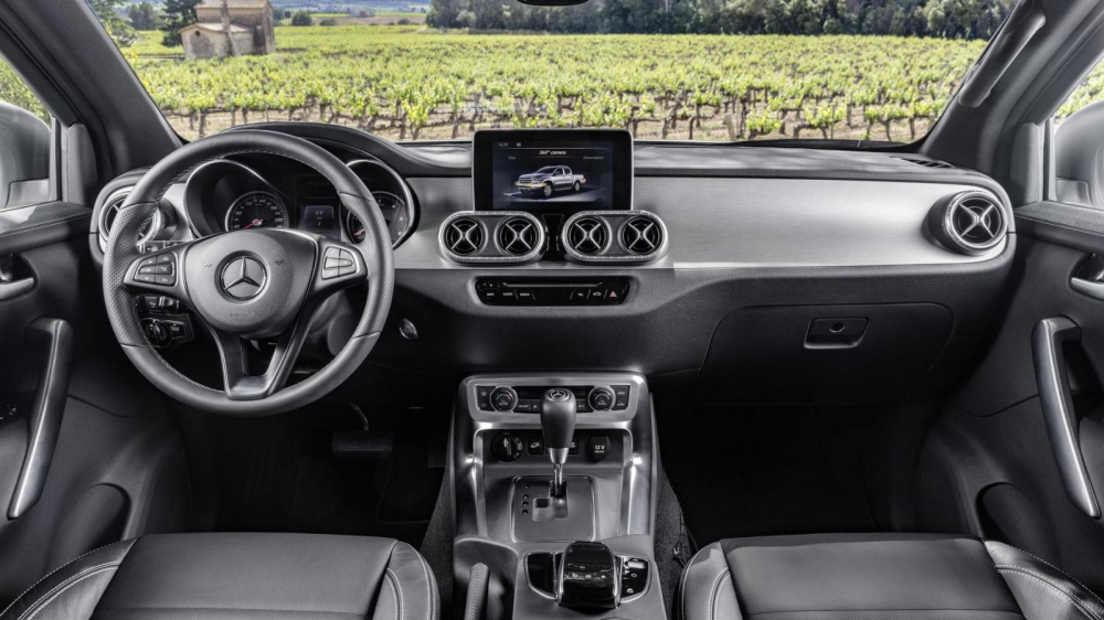 Mercedes-Benz X-Class trên thực tế là phiên bản sang hơn của Nissan Navara Mercedes-Benz X-Class trên thực tế là phiên bản sang hơn của Nissan Navara