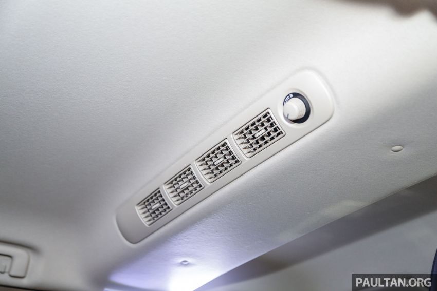 Cửa gió điều hòa trên trần cho hàng ghế sau ở Nissan Livina 2019 bản cao cấp