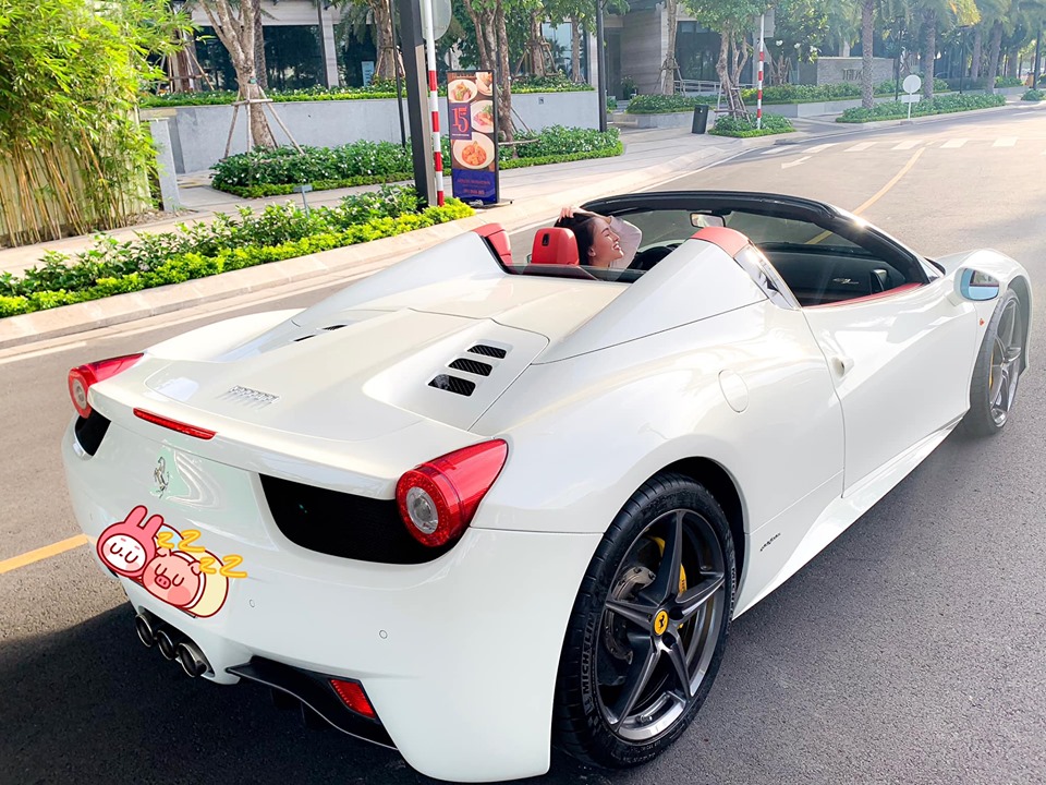 Đây là chiếc siêu xe mui trần Ferrari 458 Spider thứ 2 tại Việt Nam