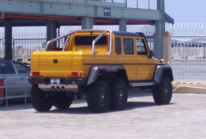 Mercedes-Benz G63 AMG 6x6 qua sử dụng hiện có giá không dưới 1 triệu đô la