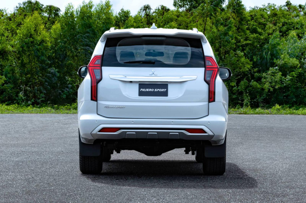 Thiết kế đuôi xe của Mitsubishi Pajero Sport 2019 Thiết kế đuôi xe của Mitsubishi Pajero Sport 2019