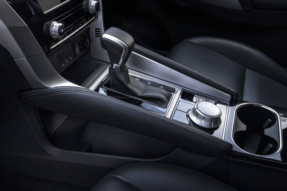 Động cơ của Mitsubishi Pajero Sport 2019 không có gì mới Động cơ của Mitsubishi Pajero Sport 2019 không có gì mới