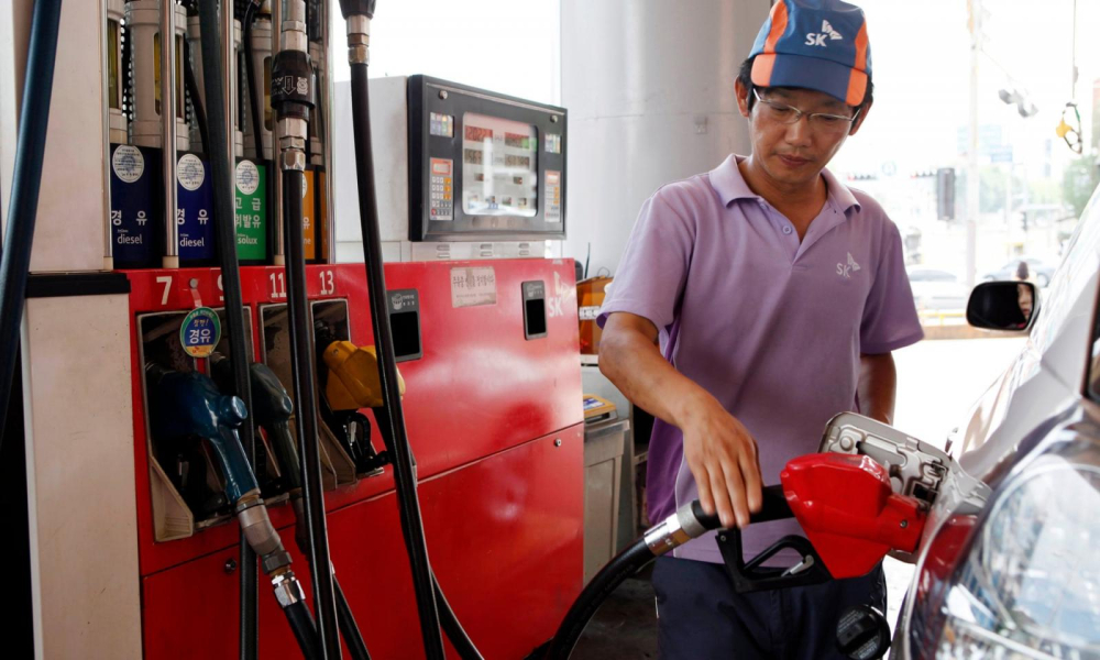 Một nhân viên cây xăng từ chối bán nhiên liệu cho các chủ xe Nhật Bản Một nhân viên cây xăng từ chối bán nhiên liệu cho các chủ xe Nhật Bản