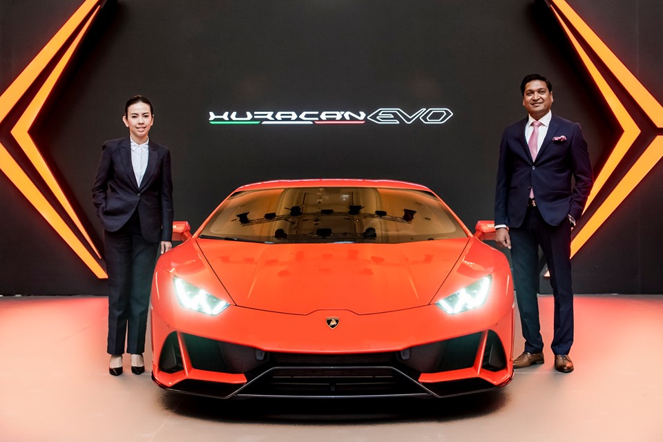 Lamborghini Huracan Evo 2020 chính hãng ra mắt tại Campuchia