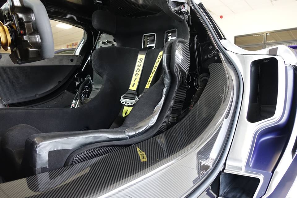 Cận cảnh ghế đua của siêu xe McLaren P1 GTR Cận cảnh ghế đua của siêu xe McLaren P1 GTR