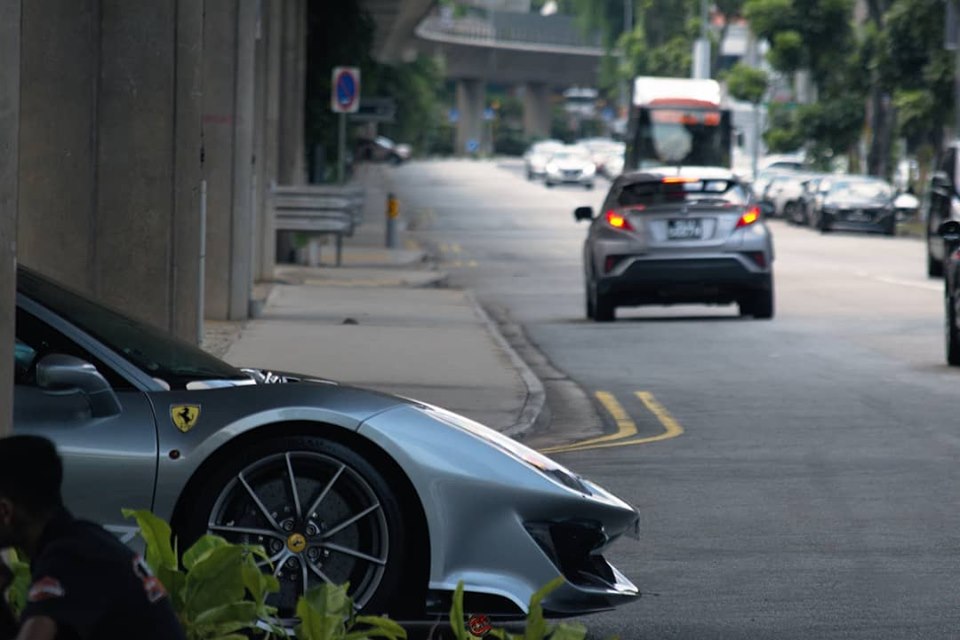 Để mua Ferrari 488 Pista Piloti, các khách hàng cần phải tham gia vào chương trình đua xe của Ferrari Để mua Ferrari 488 Pista Piloti, các khách hàng cần phải tham gia vào chương trình đua xe của Ferrari