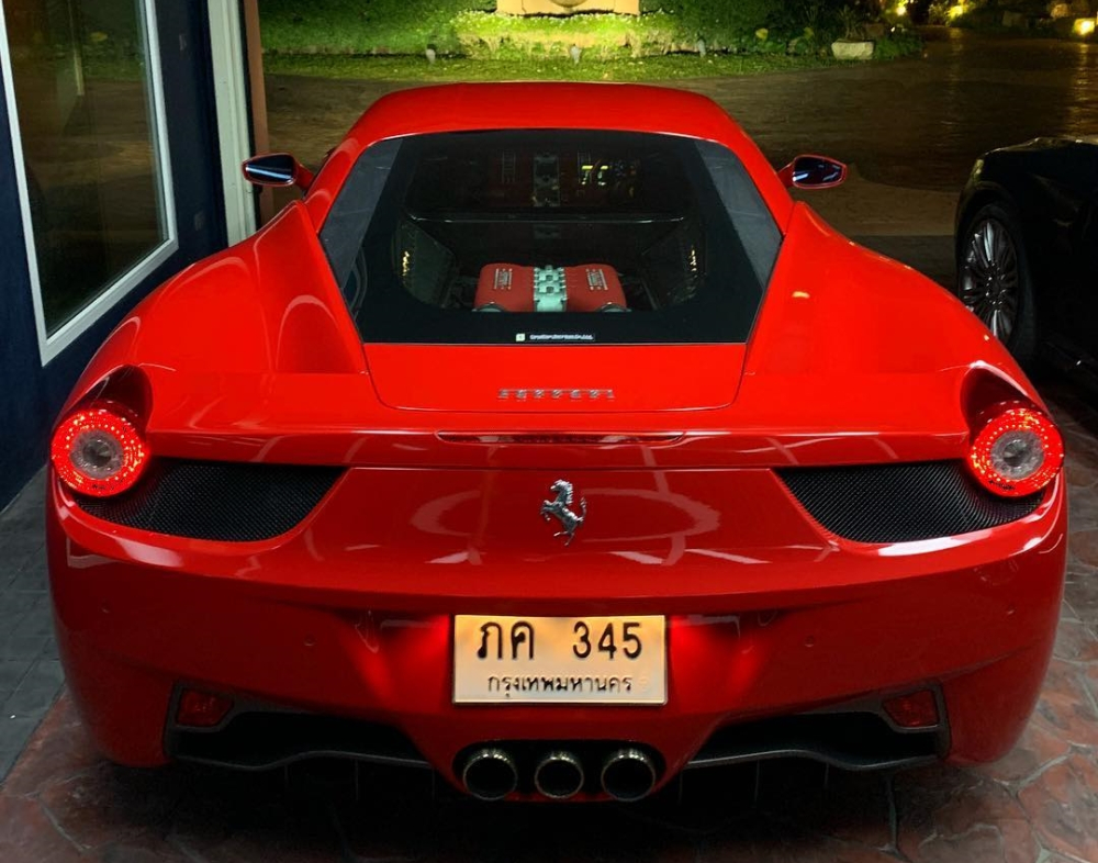 Ferrari 458 Italia màu đỏ của Pasin Lathouras ở Thái Lan