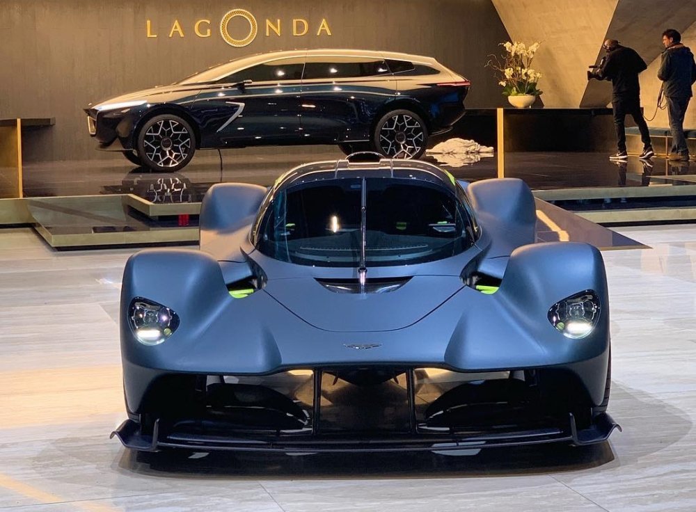 Pasin Lathouras đặt mua siêu xe Aston Martin Valkyrie 