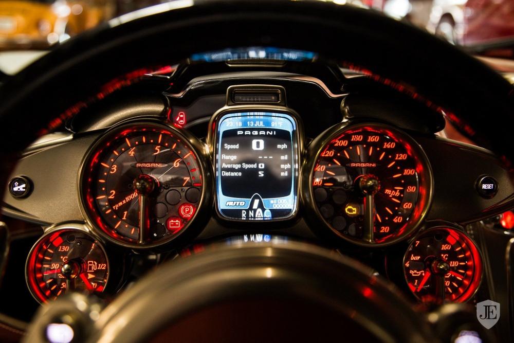 Chiếc siêu xe Pagani Huayra Lampo không có nâng cấp ở động cơ V12 nguyên bản của xe Chiếc siêu xe Pagani Huayra Lampo không có nâng cấp ở động cơ V12 nguyên bản của xe