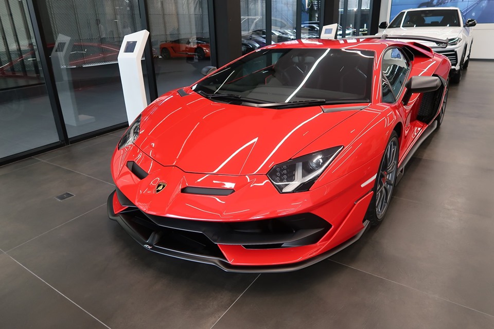 Đại gia Thái Lan mua siêu phẩm Lamborghini Aventador SVJ màu đỏ Rosso Mars,  giá hơn 37 tỷ đồng