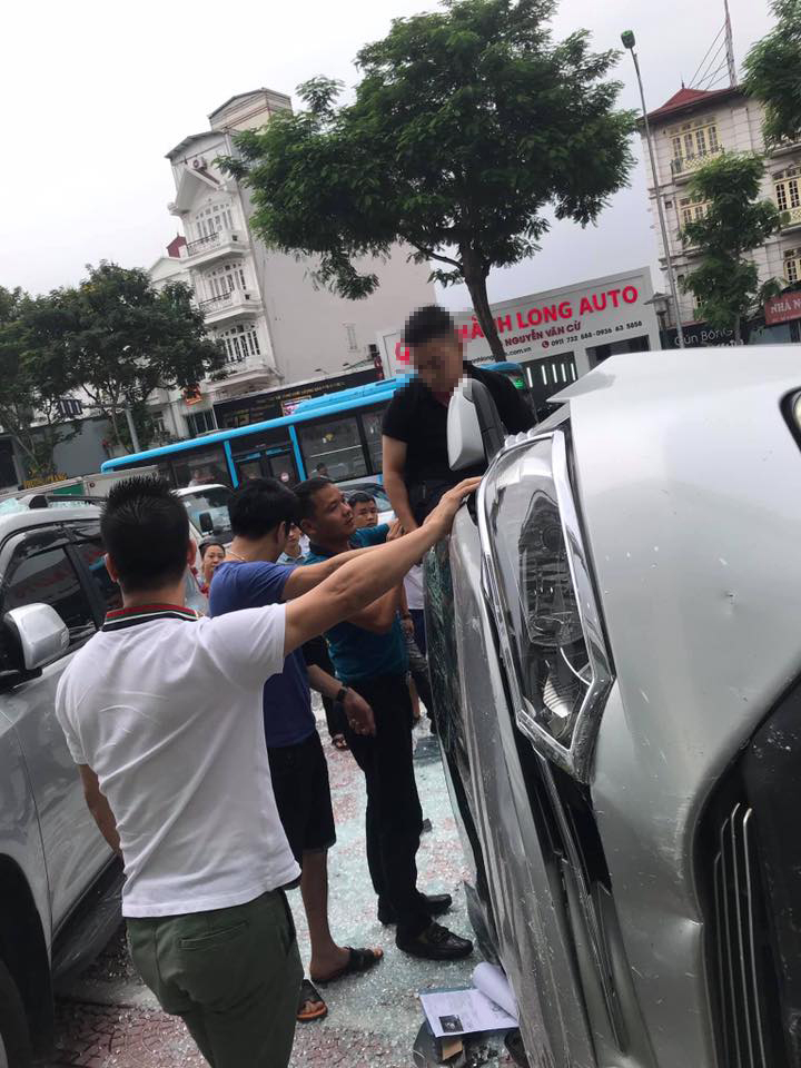 Rất may mắn là đã không có thiệt hại nào về người sau vụ việc này. Rất may mắn là đã không có thiệt hại nào về người sau vụ việc này.