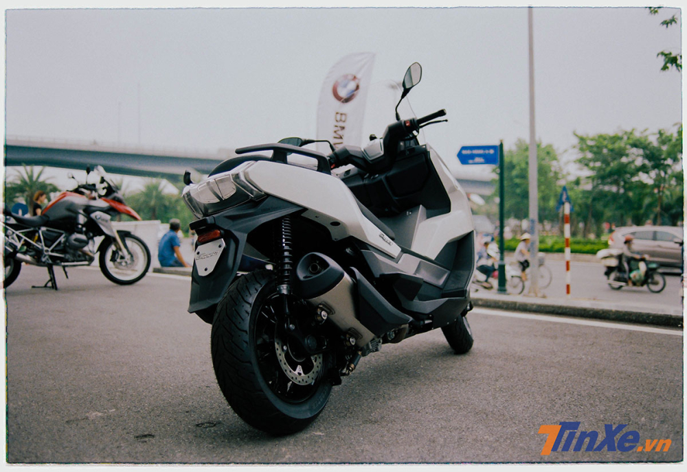 Phần đuôi của BMW C400GT có thiết kế ăn nhập với tổng thể của xe