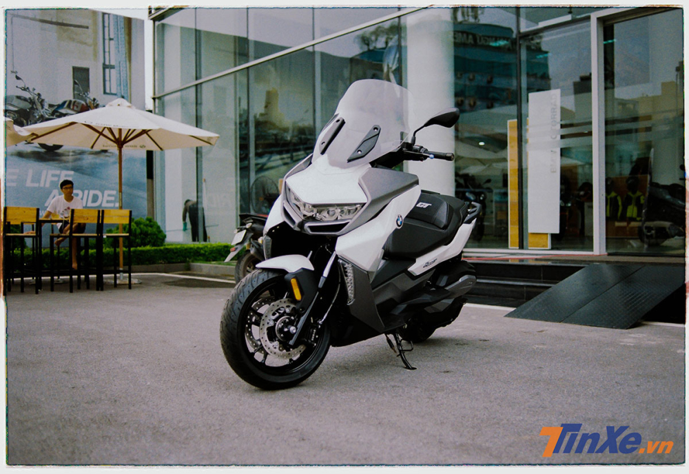 Mức giá 319 triệu đồng hoàn toàn xứng đáng với những gì mà BMW C400GT đã thể hiện