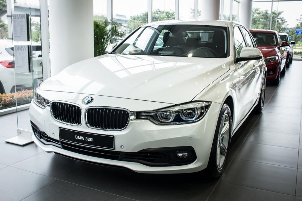 BMW 320i đang được đại lý giảm giá tới 275 triệu đồng BMW 320i đang được đại lý giảm giá tới 275 triệu đồng