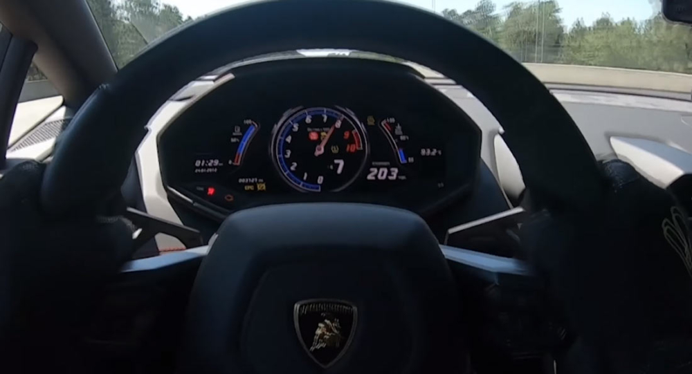 Chứng kiến chiếc Lamborghini Huracan nhanh nhất thế giới gia tốc từ 0-320 km /h chỉ trong 7 giây