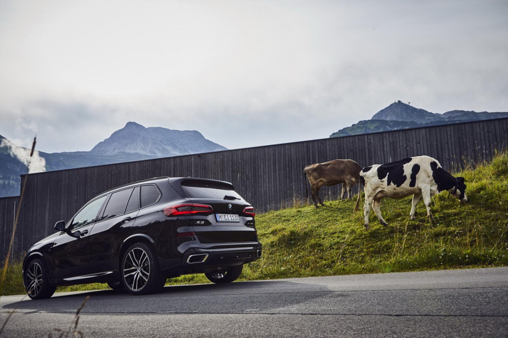 BMW X5 xDrive45e iPerformance 2020 chỉ ăn 1,2 lít xăng cho 100 km BMW X5 xDrive45e iPerformance 2020 chỉ ăn 1,2 lít xăng cho 100 km